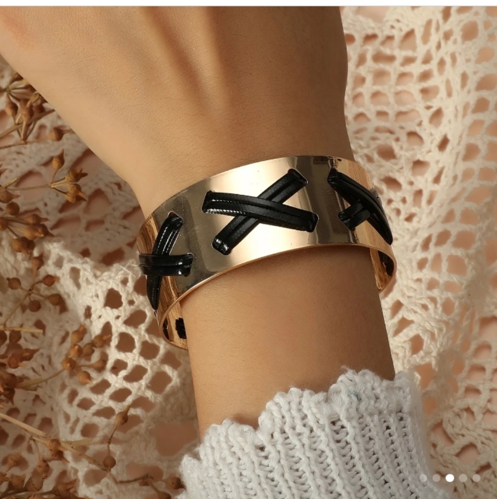 Small open cuff 22k gold bracelet